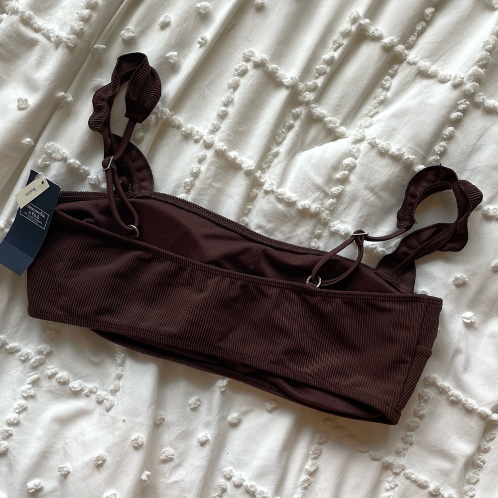 NWT Abercrombie & Fitch Brown Ribbed Ruffle Bathing Suit Top Size Medium - Picture 2 of 3